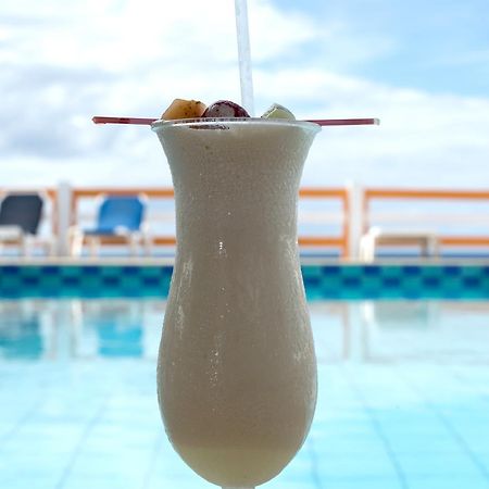Bird Rock Beach Hotel Бастер Екстериор снимка