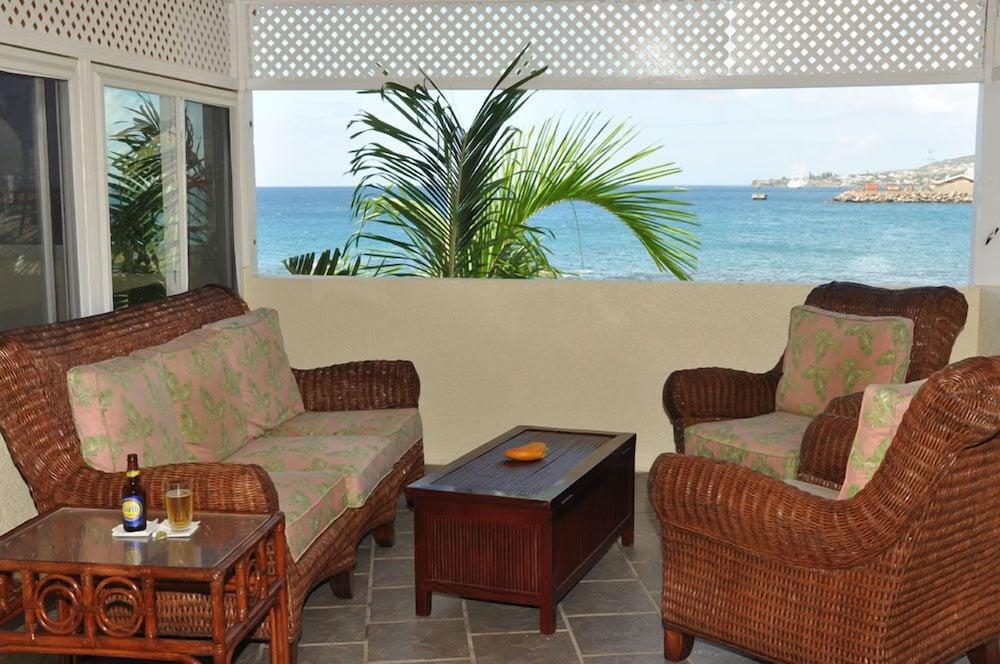 Bird Rock Beach Hotel Бастер Екстериор снимка