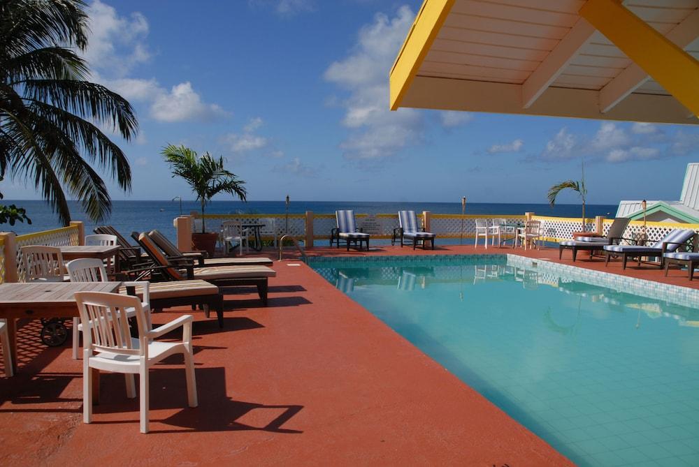 Bird Rock Beach Hotel Бастер Екстериор снимка