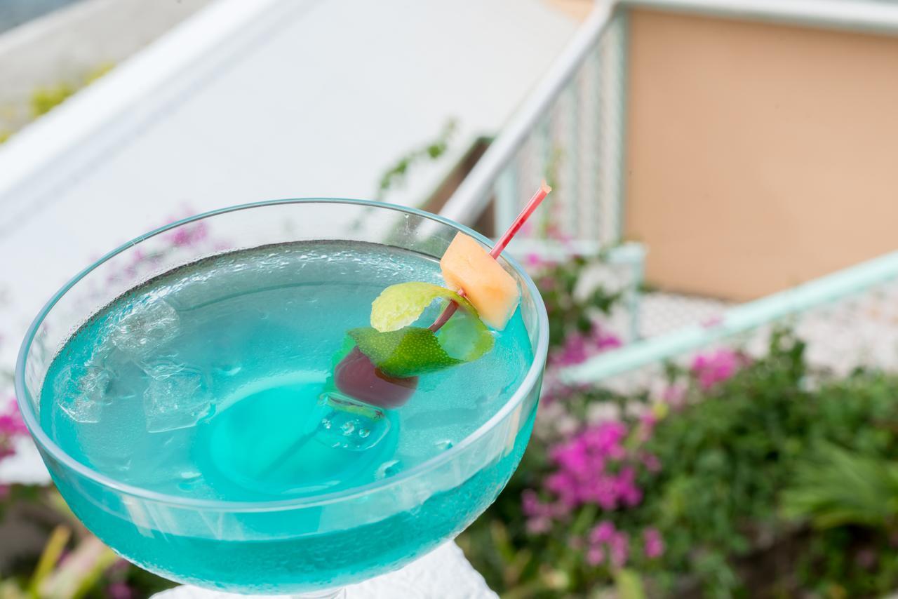 Bird Rock Beach Hotel Бастер Екстериор снимка