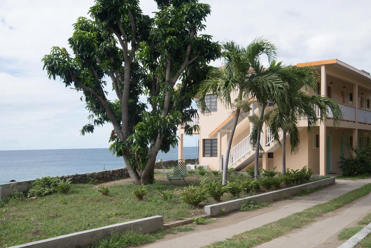 Bird Rock Beach Hotel Бастер Екстериор снимка