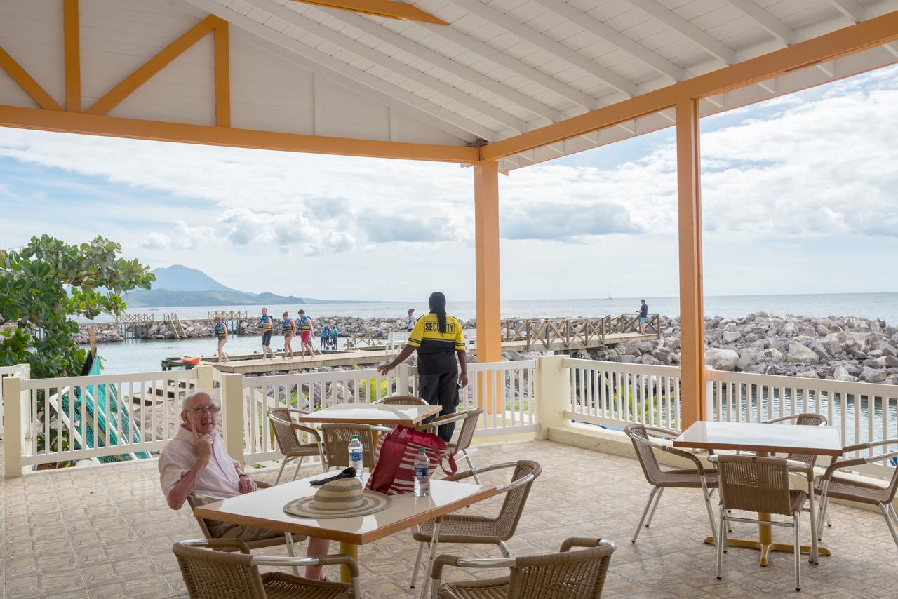 Bird Rock Beach Hotel Бастер Екстериор снимка
