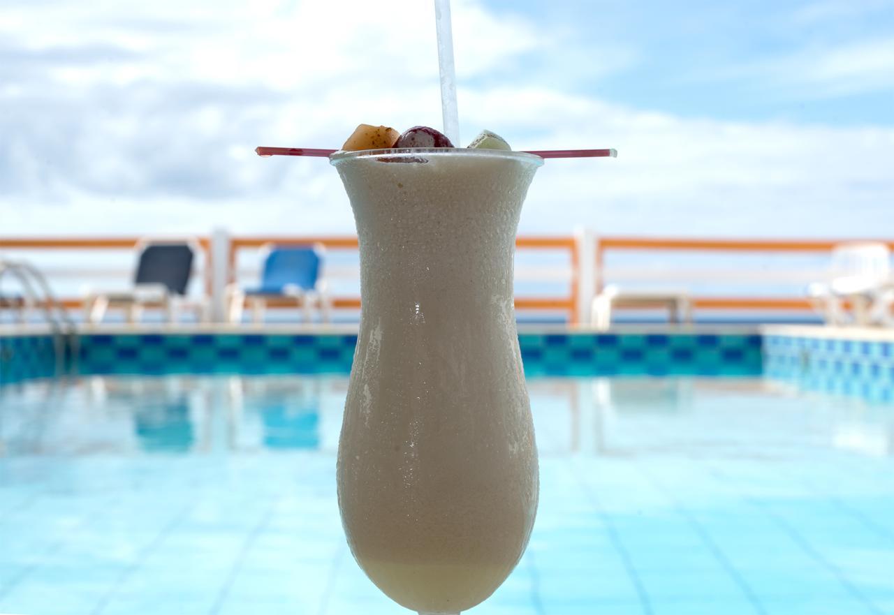 Bird Rock Beach Hotel Бастер Екстериор снимка