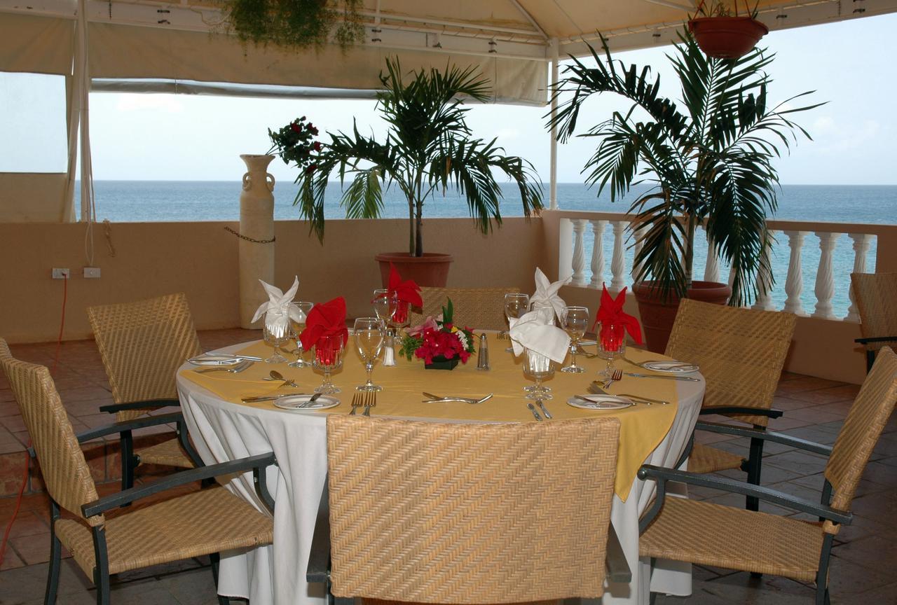 Bird Rock Beach Hotel Бастер Екстериор снимка