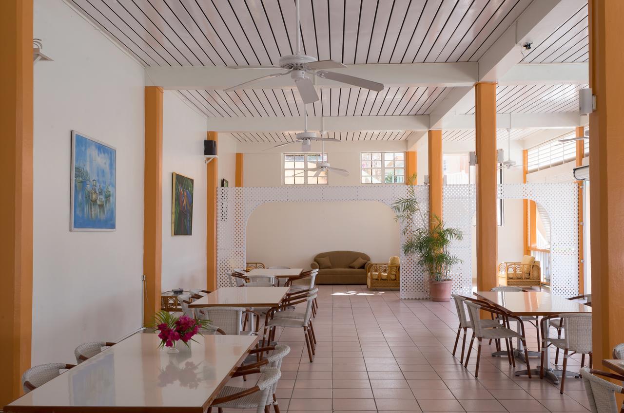 Bird Rock Beach Hotel Бастер Екстериор снимка