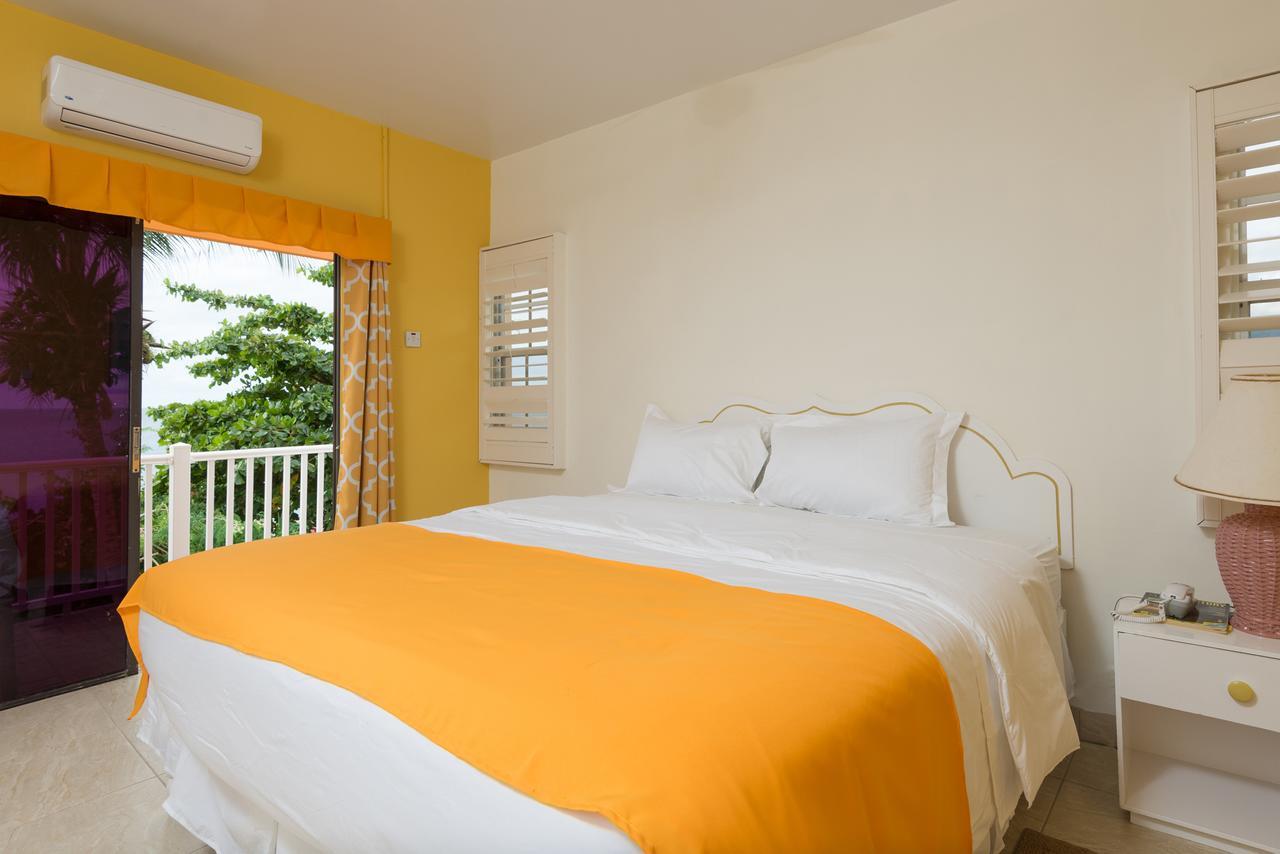 Bird Rock Beach Hotel Бастер Екстериор снимка