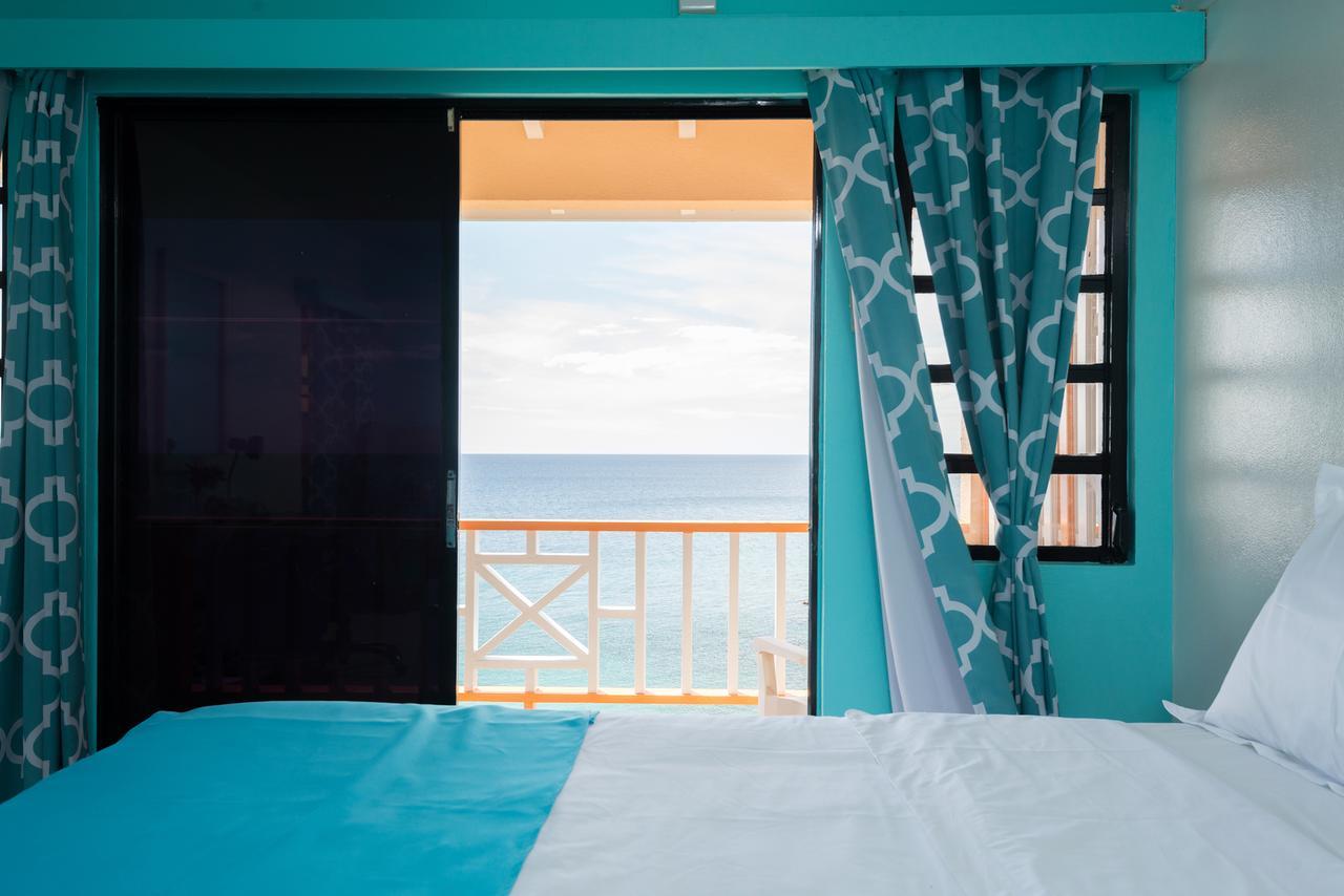Bird Rock Beach Hotel Бастер Екстериор снимка