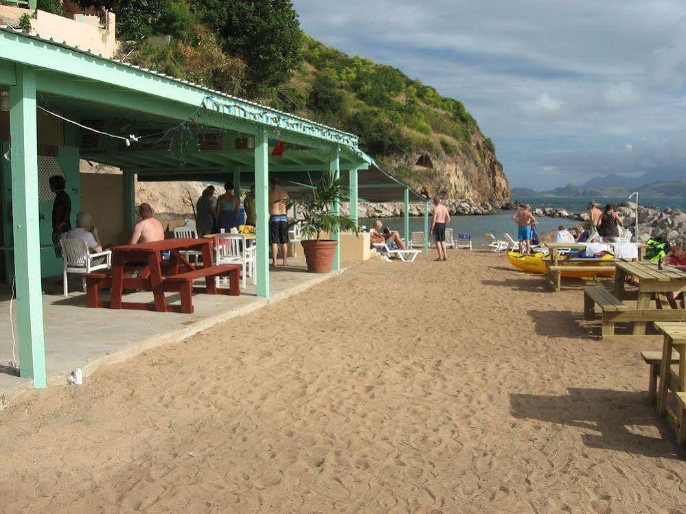 Bird Rock Beach Hotel Бастер Екстериор снимка
